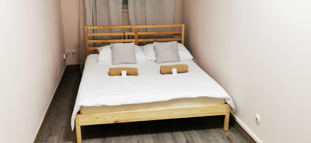 Hostel Powstaniec Wola - Private Rooms Varsóvia Exterior foto